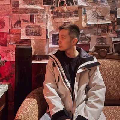 Carlsonzhou10's profile picture. less is more