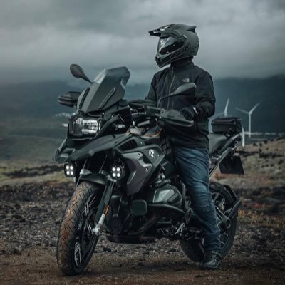 _fab21's profile picture. lexicophile 🔡 arpète juriste ⚖️ musicophile 🎧 italie + chelsea + psg ⚽️ so far so good 😎 👉🏾 « l’humilité précède la gloire » !