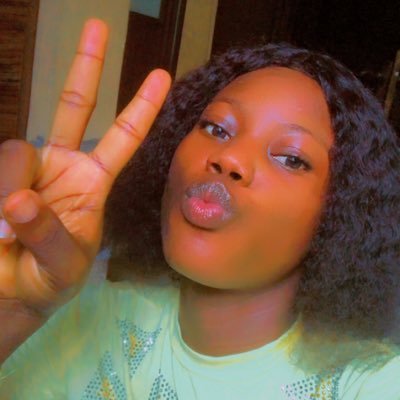 A nurse| A chemist| Lover of music and soccer ⚽️ @arsenal fan ❤️🤍 Gemini ♊️