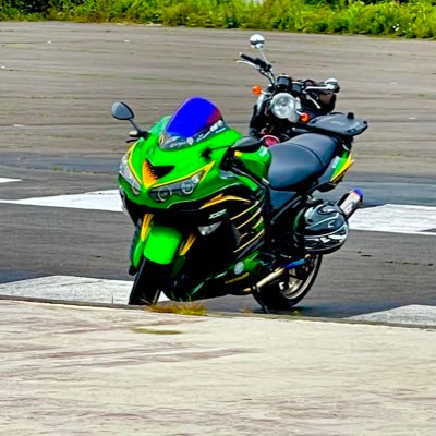 ZZR1400に乗っております。バイク乗りの方フォローお願いします。スマホアップデートしたら新しいアカウントになってしまいました😱前のアカウントに戻れず新たなアカウントでよろしくお願いします。 無言フォローしてたらごめんなさい🙏