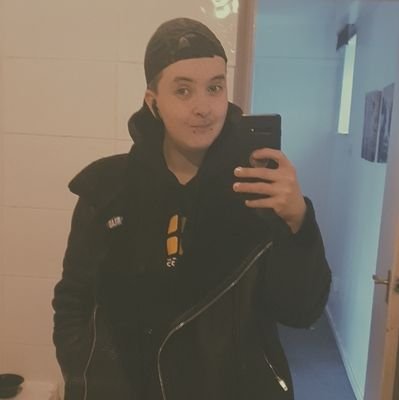 Ollie, he/him
I watch a ton of TV shows and anime too