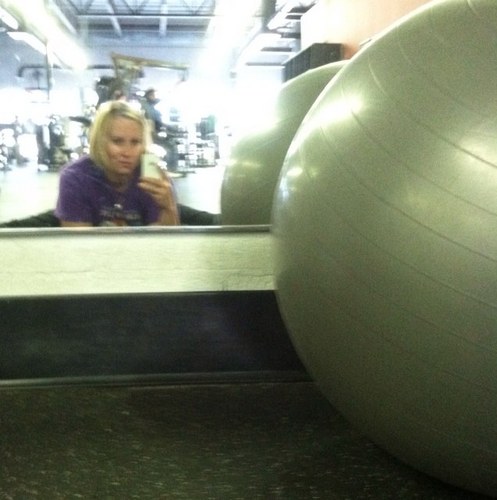 IsaJenX's profile picture. 