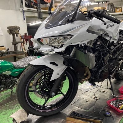 バイク購入を機にTwitter始めました。2023年3月4日Ninja400納車。バイクの知識はほぼゼロ のアラフィフ。Ninjaに似合う体型になりたい(ダイエット中)。バイクを趣味のひとつとして楽しんでいきたいと思ってます。キャンプ、お酒も好きです。どうぞよろしくお願いします。