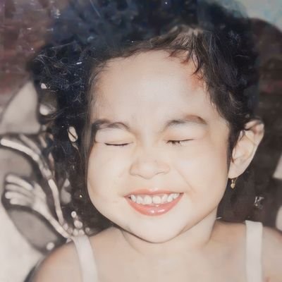 eincantada's profile picture. ♉ | '99 | Mom of 2