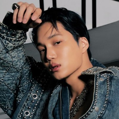 EXO KAI💛 📍https://t.co/0Z7hwz9pEA