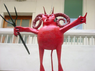 Oselo57's profile picture. Un reflejo atrapado en la pared, adicto a la nostalgia y el rock´n roll, creyente de espejismos, contradictorio, me enamoro de todo, me conformo con nada.