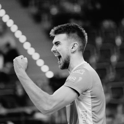 Hi stranger. Czasami coś napiszę albo wstawię mema.
☆ 21 • Sosiara • Siatkara 🦅•  #ganglysego • #plusliga •