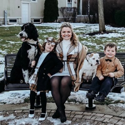 Chicago_Megan's profile picture. Mom. Friend. Entrepreneur. Do-gooder.