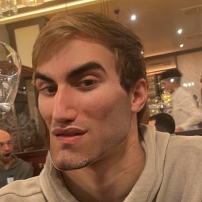 danielromance_'s profile picture. Llorar mi estado de animo normal