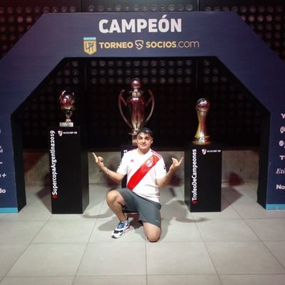 FANATICO de Julián Álvarez(Campeon del mundo 2022) y del Club Atletico River Plate hasta que deje de respirar ⚪🔴⚪ 22 años. Anti K-uka. Estudiante en derecho.