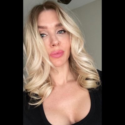 Amanda Lindsay Profile