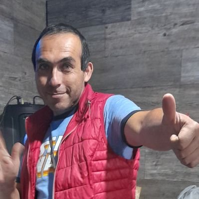 locochile's profile picture. Hombre,Chileno de Corazon,Valdiviano por adopcion, Amante de mi Yovhi y un Enamorado de mi Martina, con todo eso Soy Feliz.