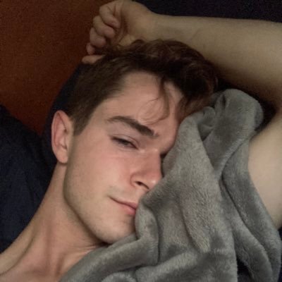 Just a Twinky farm boy who loves getting dirty 🔞 6‘2’♊️ Check the link 👀