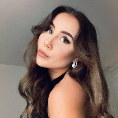 Erica Bech, Twitch streamer || Graduated social media manager & freelancer, need a new consult? || contact: becherica@hotmail.com