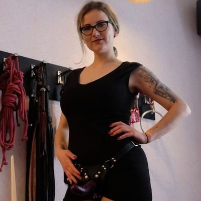 BellatrixVil's profile picture. Domina und Fetischärztin
@LUXDominastudio

015224678524
bellatrixdevil@gmx.de