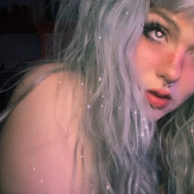 certified good boy ~ professional slut & frontline worker 💉💖 https://t.co/1MIbw2bFVM ~ Reach me at: Bambivenison69@gmail.com