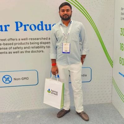 UmeshMa10911932's profile picture. सर्वलोक के हित से बढ़कर दूसरा कोई काम नहीं 💐💐🙏🙏 @UmeshMa10911932,Dr. umesh maurya. BAMS, CCYP ( BHU )