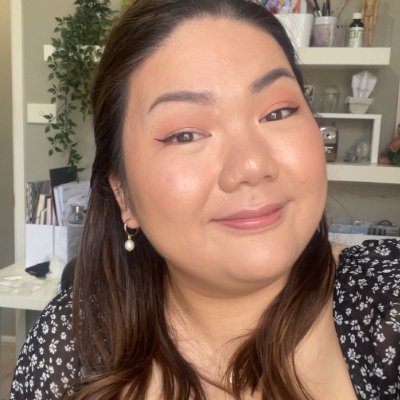 the_girlygeek's profile picture. she/her | spoonie, designer, silly goose and swiftie with an insatiable appetite for romance novels and a penchant for all things pretty