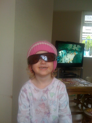 i'm 28yrs old and live with 2 beautiful but stressfull daughters skye 5yrs and jada 2yrs, i'm a stay at home dad