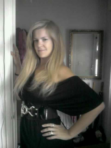 Blonde, suffers from obsessive karate disorder, and a bit nutty :D