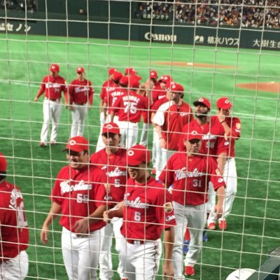 40代♂推しはカープ応援、外野で頑張ることほぼ関東全部観戦。チケット残も多々。フォロバ慎重です、様々な方がいるので。こちらから無言フォローしちゃうのはご無礼をお許しください!バドミントン関係の方も宜しくお願いします🏸年に数回大会など出てます