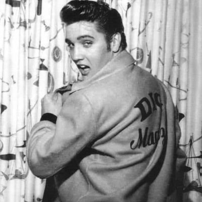 greenishblueyes's profile picture. 헐..그럼 롹앤롤이네요? 🤟