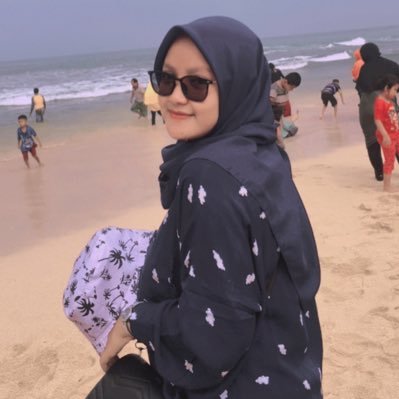 estinurh_'s profile picture. !