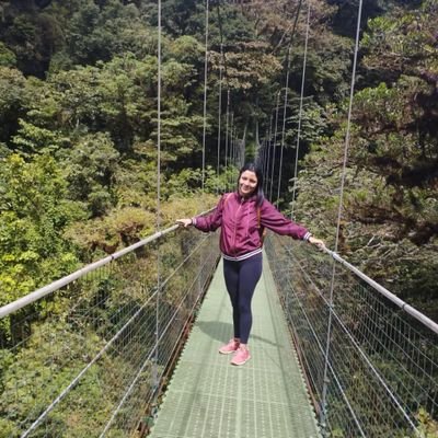 💜🖤💙💚🐕🐈🐖🐄🐾🐔🐢🌺🌳🍃🏖️🏕️🌋🏞️⚽🏟️🌇🌌🌠🌈🌕👩‍🏫  Saprissa, Real Madrid, PSG, amante de la naturaleza, el senderismo, el espacio y profe masoquista.