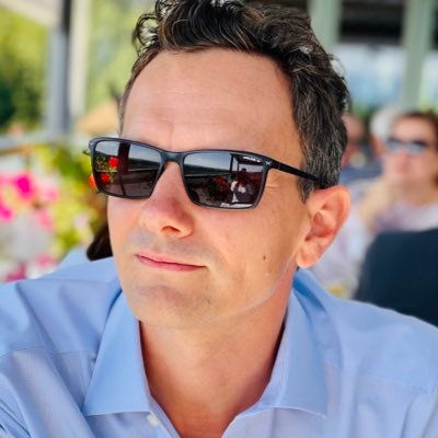 Swiss, IT manager Baloise insurance, hockey fan, against racism, values diversity and equal rights in all conceivable dimensions (and still learning how to!)