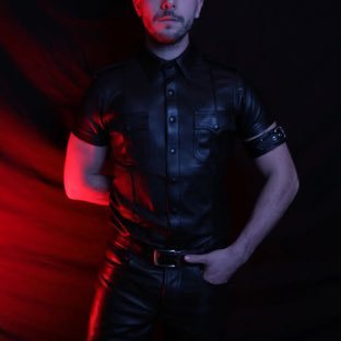 NYC dom rigger for those good enough to serve me. DM for a collab or info on private shibari classes and purchasing prints. 18+ account https://t.co/Vk9hawadbz