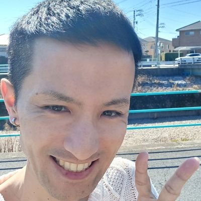 自分がして頂いて嬉しい事を、相手にもさせて頂く。今、この瞬間に生かされているこの奇跡を噛みしめて『ありがとうございます😊』を、唱えさせて頂く。今、自分は既に幸せだという心を感じ、優しい心を持ち、目の前のことに精一杯取り組む👍呼吸ができること、歩けること、これは全て当たり前ではなく奇跡です。心から感じましょう😊🎵