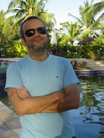 Pibernardes's profile picture. Jornalista por profissão, pai em tempo integral, tricolor de coração.