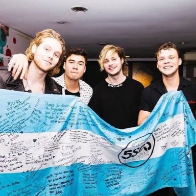 vi a 5sos :)