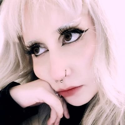 ˖⁺‧₊˚ ♡ ˚₊‧⁺˖she/they ; 21y ; capricorn˖⁺‧₊˚ ♡ ˚₊‧⁺˖