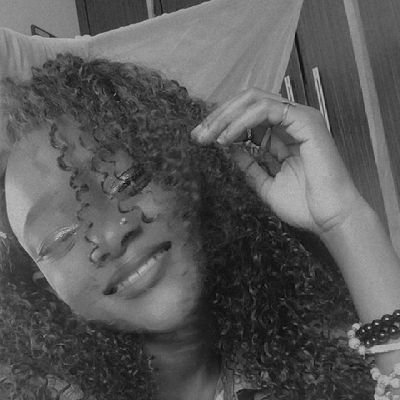 Kheniee_Chukwu's profile picture. God's Special Angel 😇 • Entrepreneur 📱 • Biotechnologist 🧬🔬 • Introverted-Extrovert 👻 • Chef 🧑‍🍳 • Singer 🎤 • Philanthropist🌹 • Lover Gurl 🖤🥀