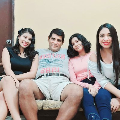 Padre de 3 hermosas niñas, Guayaquileño 100%,BARCELONISTA DE TODA LA VIDA