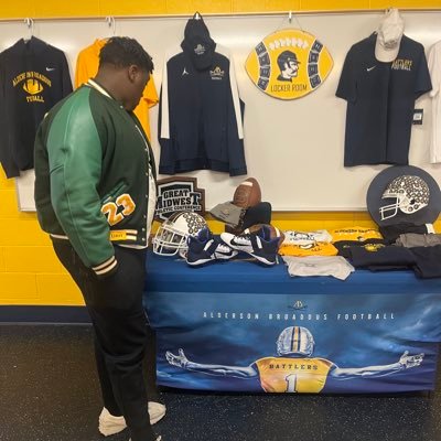 Elijah65646763's profile picture. /G /center 330 6’2, 6’9 wingspan email Elijahmartin346@gmail.com 234-417-5278 #juco #lackawanna 3 years left