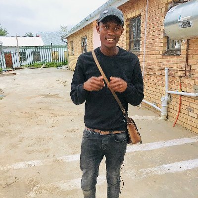 Khusu_24's profile picture. I’m a street vendor/hawker Matatiele-Eliot Town.The real hustler seeing light of life. I don’t believe in luck but hard work. Ke kopile bohlale ho Ntate Modimo