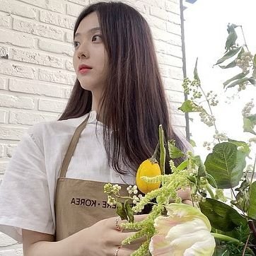 mlooe44681793's profile picture. 