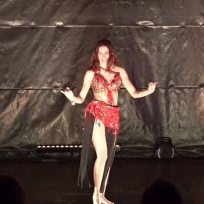 bia_8's profile picture. chemist 🥼 //artist (writing and self portrait) 🤍 // instagram: biiyue