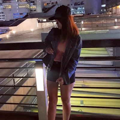 AliciaAziz52's profile picture. 