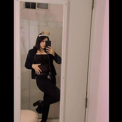yessykarolina1's profile picture.