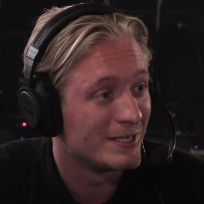 28 år bosat i Aarhus. Vært på Danmarks største gaming podcast - ACE. CSGO Afficionado