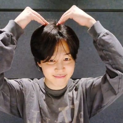 バンタン大好き💜ジミンちゃん🐥大好きな40代の大人ARMYです💜🐥🐰も大好きです😊
無言フォローごめんなさい🙇
無言フォロー全然オッケーです🙆フォロバに向かいます♥️
アミのみなさん仲良くして下さい🥰