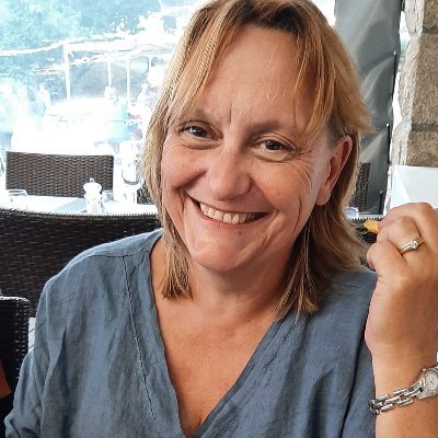 Acteur du changement
Citoyenne engagée
#renouveau démocratique #égalitéFH