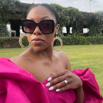 EDI-CSR @Klaviyo. salt + light. ✨ Wife. Mama. 🐘. 🌰. Fabulous. 👑🖤