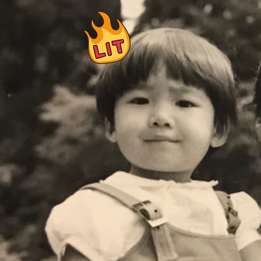 bwyuki_johnnyme's profile picture. あなたは鏡🪞 宇宙人👽レコード世代♡音楽と静寂を好みます♡何でも創作部♡雑多な日常フォロー自由です。ライブと観劇が生きがい♡MJは天使♡2022年けん玉とピアノはじめました♡ねぇPeridotsってバンド最高じゃない？♡えぇいつも燃えてます❤️‍🔥