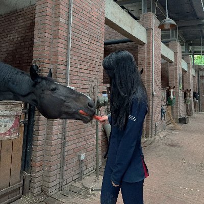 z7wlhx7y279h1o5's profile picture. Don't let the little things blind you, we have a bigger world.