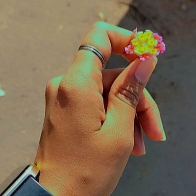 Pooja_1911's profile picture.