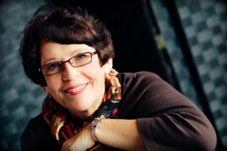 RN Holistic Health Coach who helps you lose weight and reverse chronic disease thru science of the connection of mind body nutrition & lifestyle